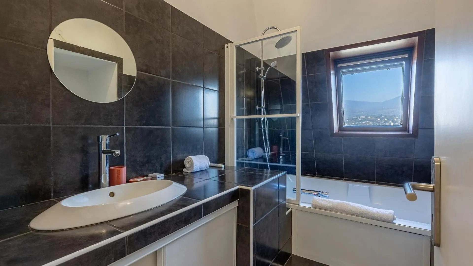 Les Cygnes - Exceptional Location With Lake View - 3 Bedrooms Aix-les-Bains